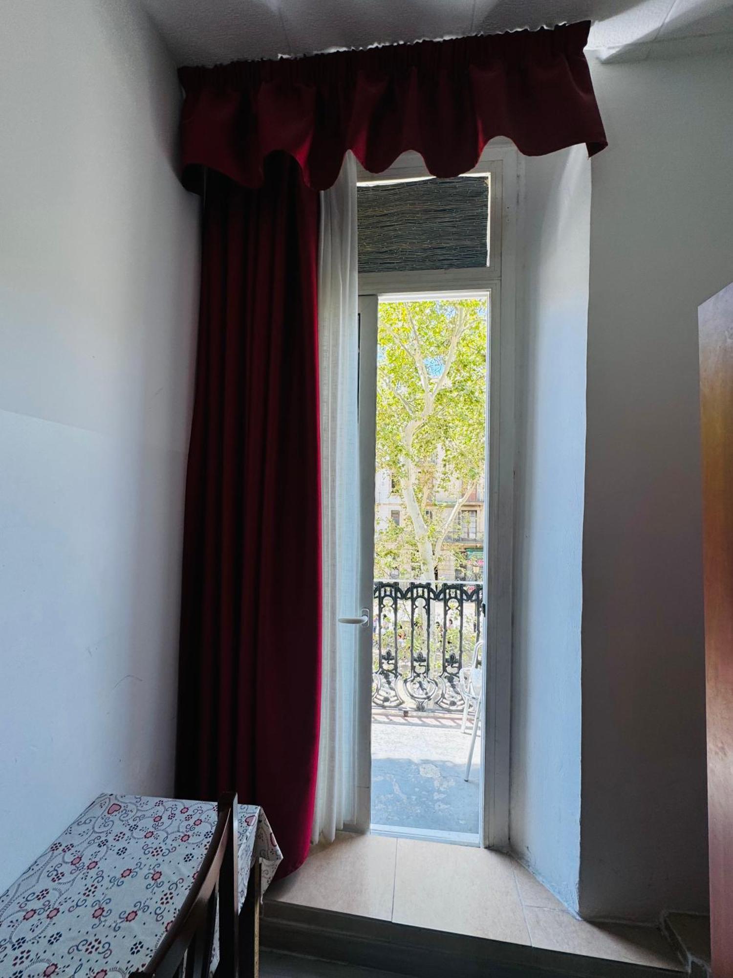 Hostal Mont Thabor Barcelona Eksteriør bilde
