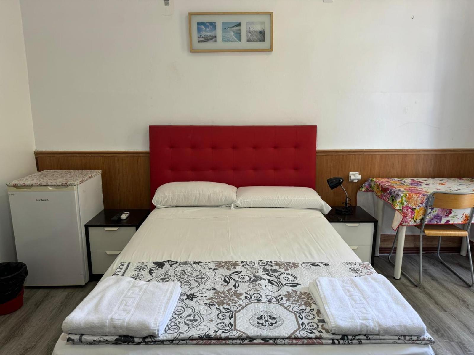 Hostal Mont Thabor Barcelona Eksteriør bilde