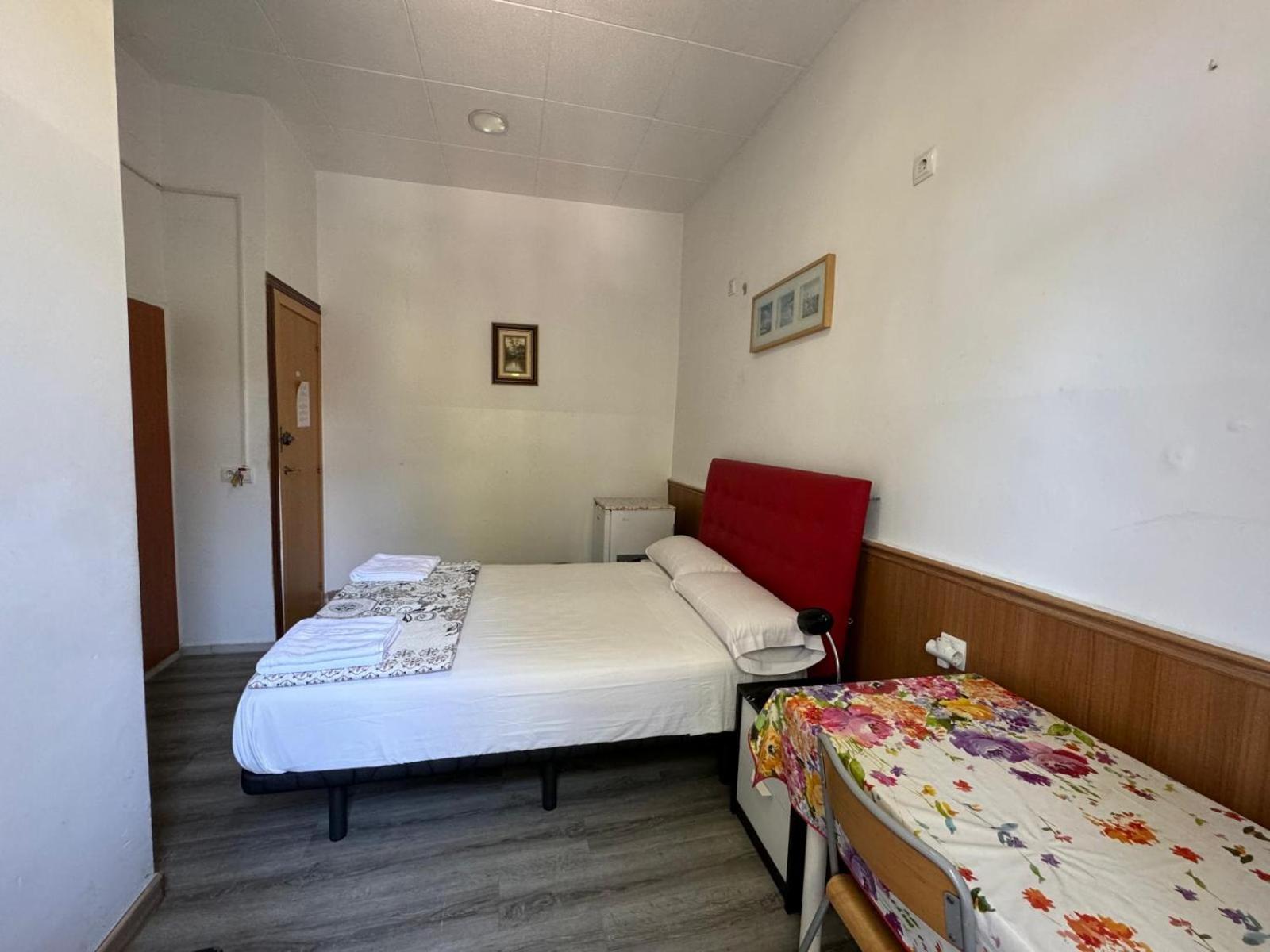 Hostal Mont Thabor Barcelona Eksteriør bilde