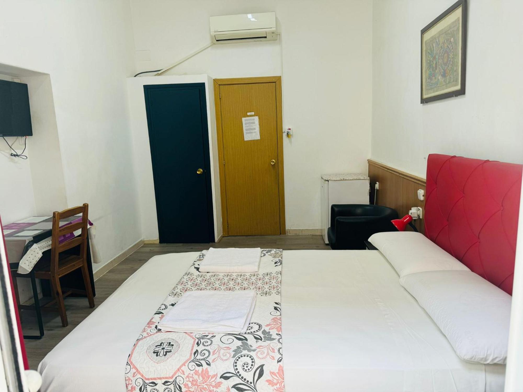 Hostal Mont Thabor Barcelona Eksteriør bilde
