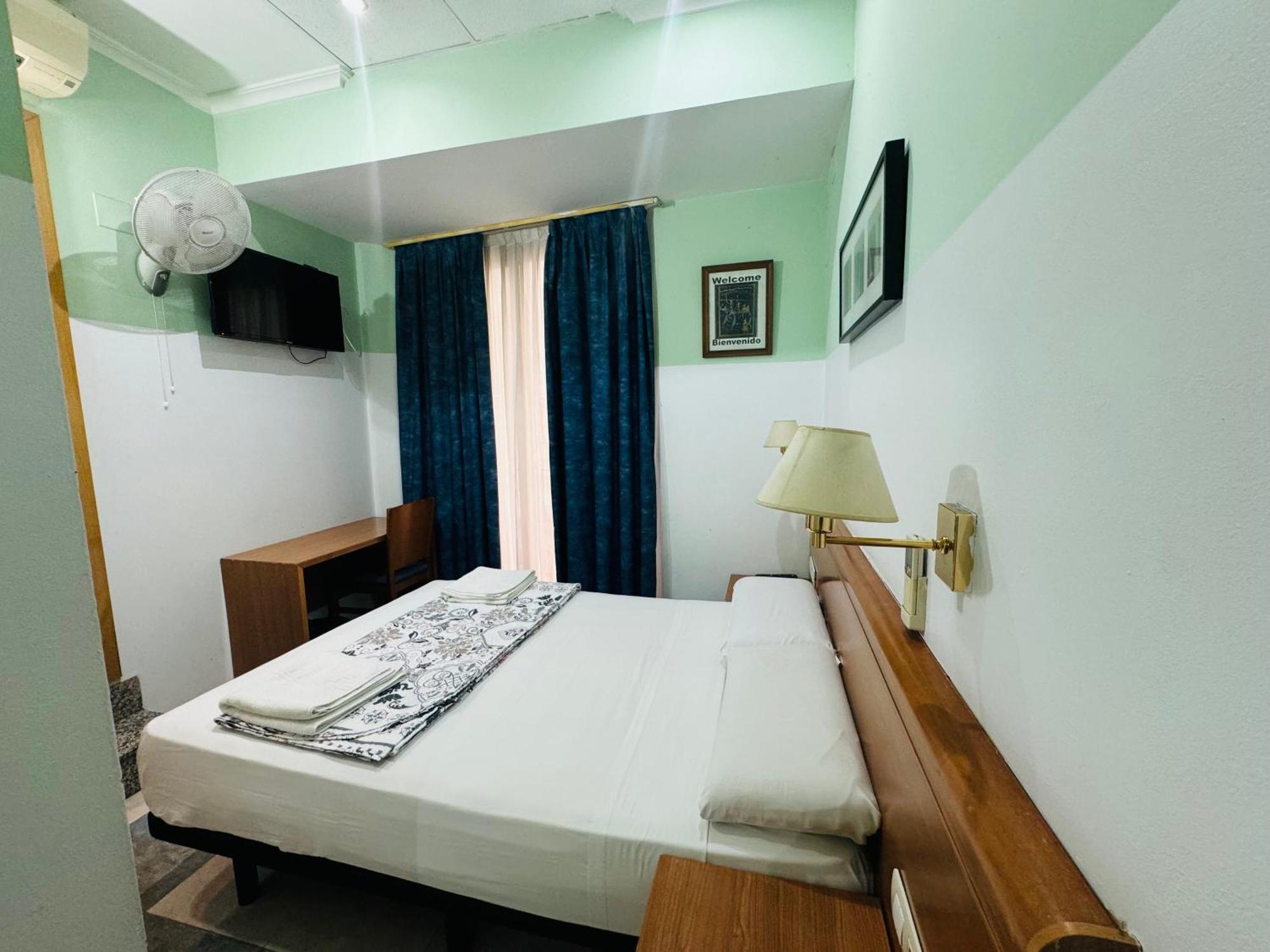 Hostal Mont Thabor Barcelona Eksteriør bilde