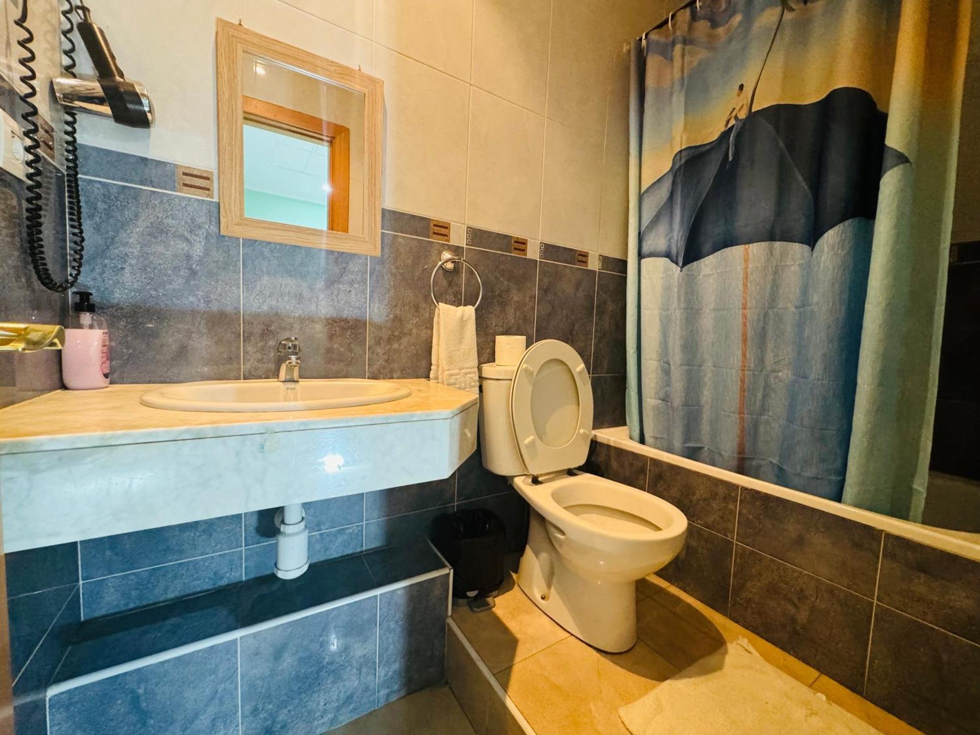 Hostal Mont Thabor Barcelona Eksteriør bilde