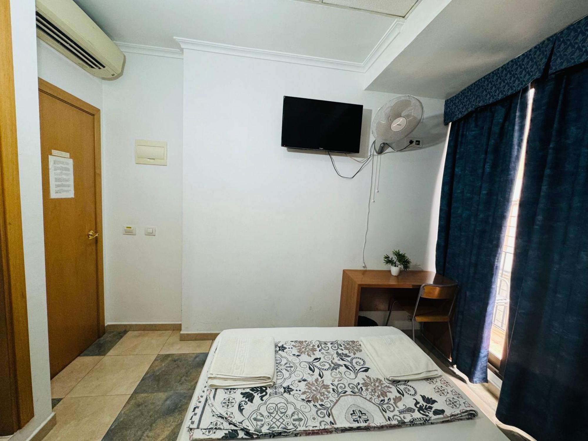 Hostal Mont Thabor Barcelona Eksteriør bilde
