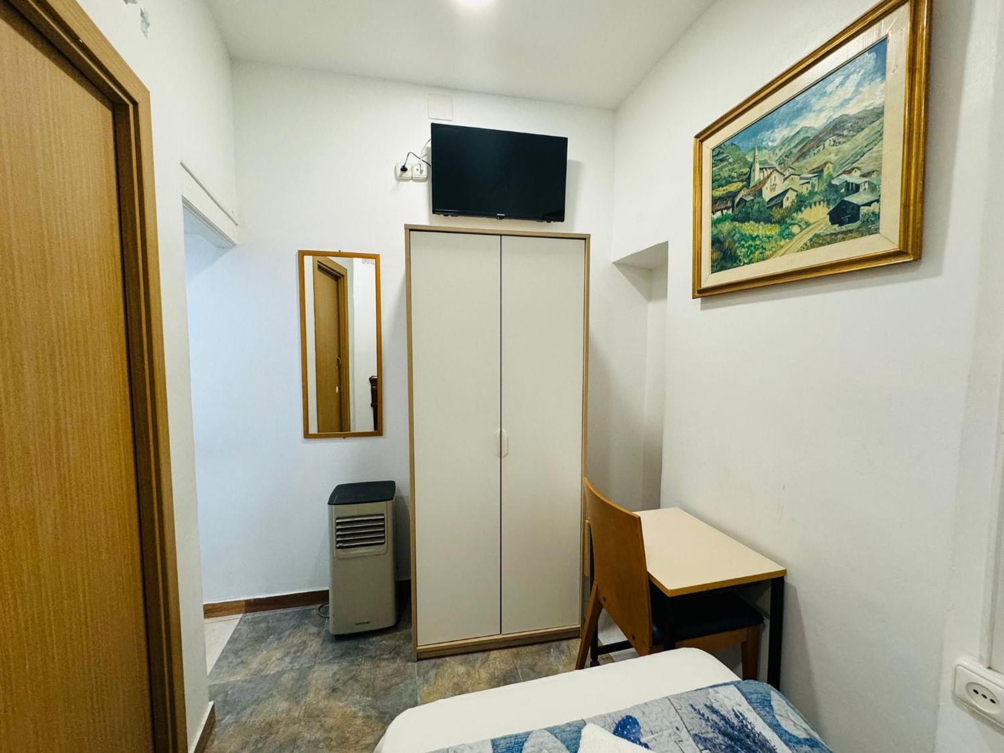 Hostal Mont Thabor Barcelona Eksteriør bilde