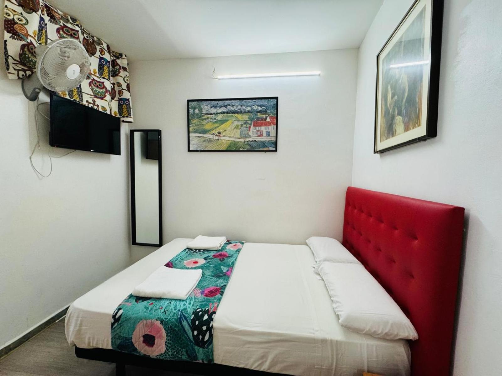Hostal Mont Thabor Barcelona Eksteriør bilde