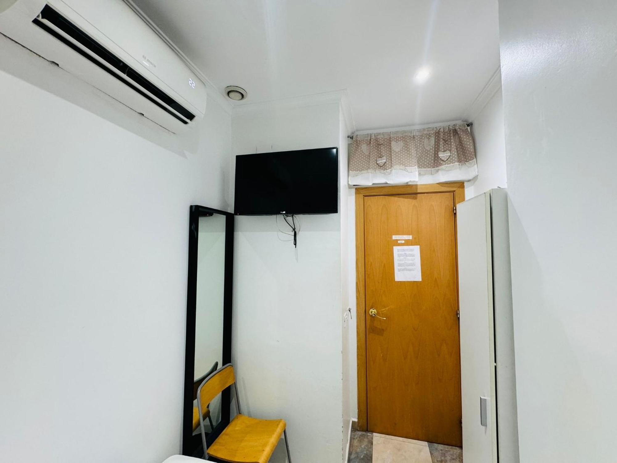 Hostal Mont Thabor Barcelona Eksteriør bilde