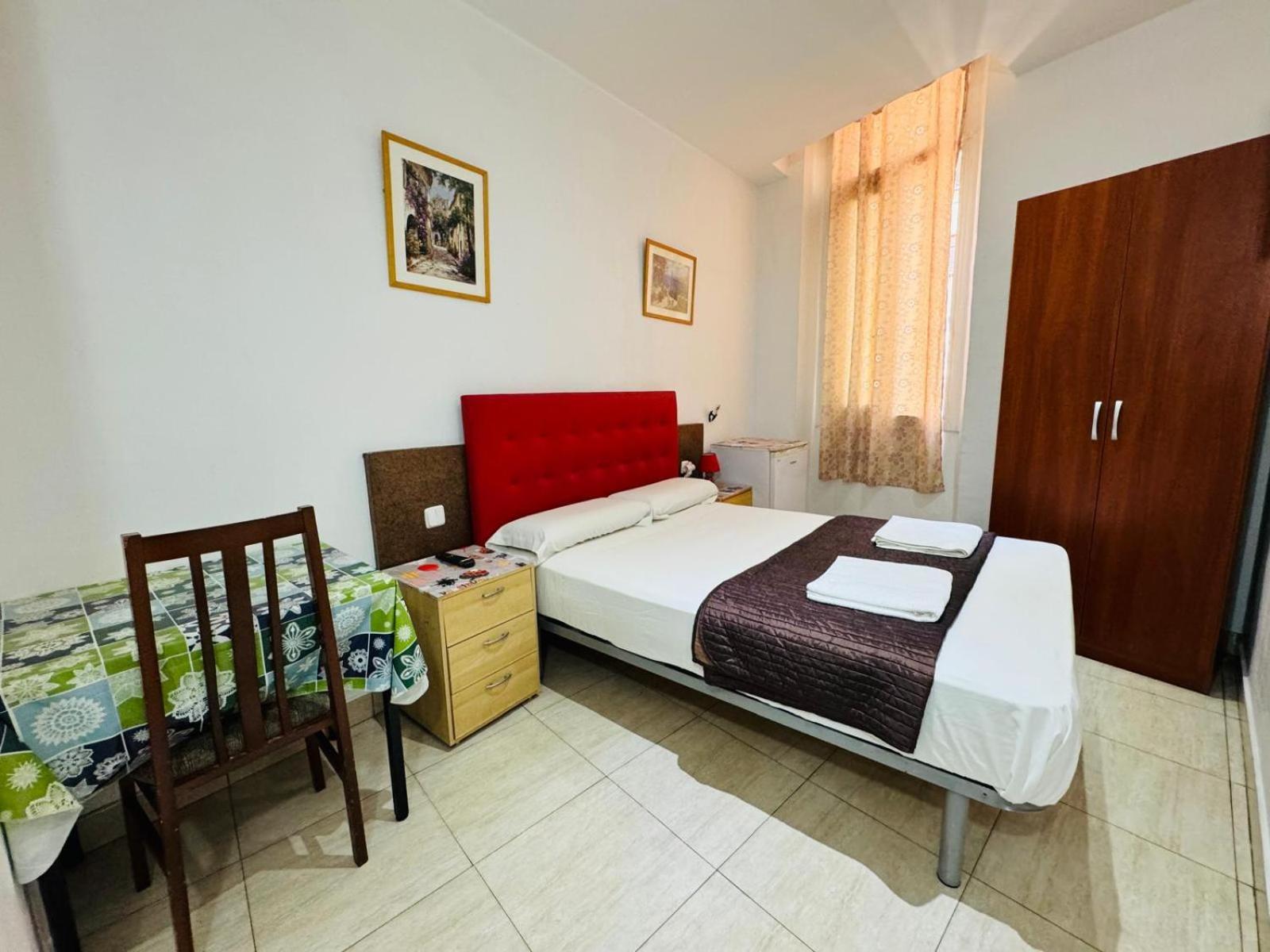 Hostal Mont Thabor Barcelona Eksteriør bilde