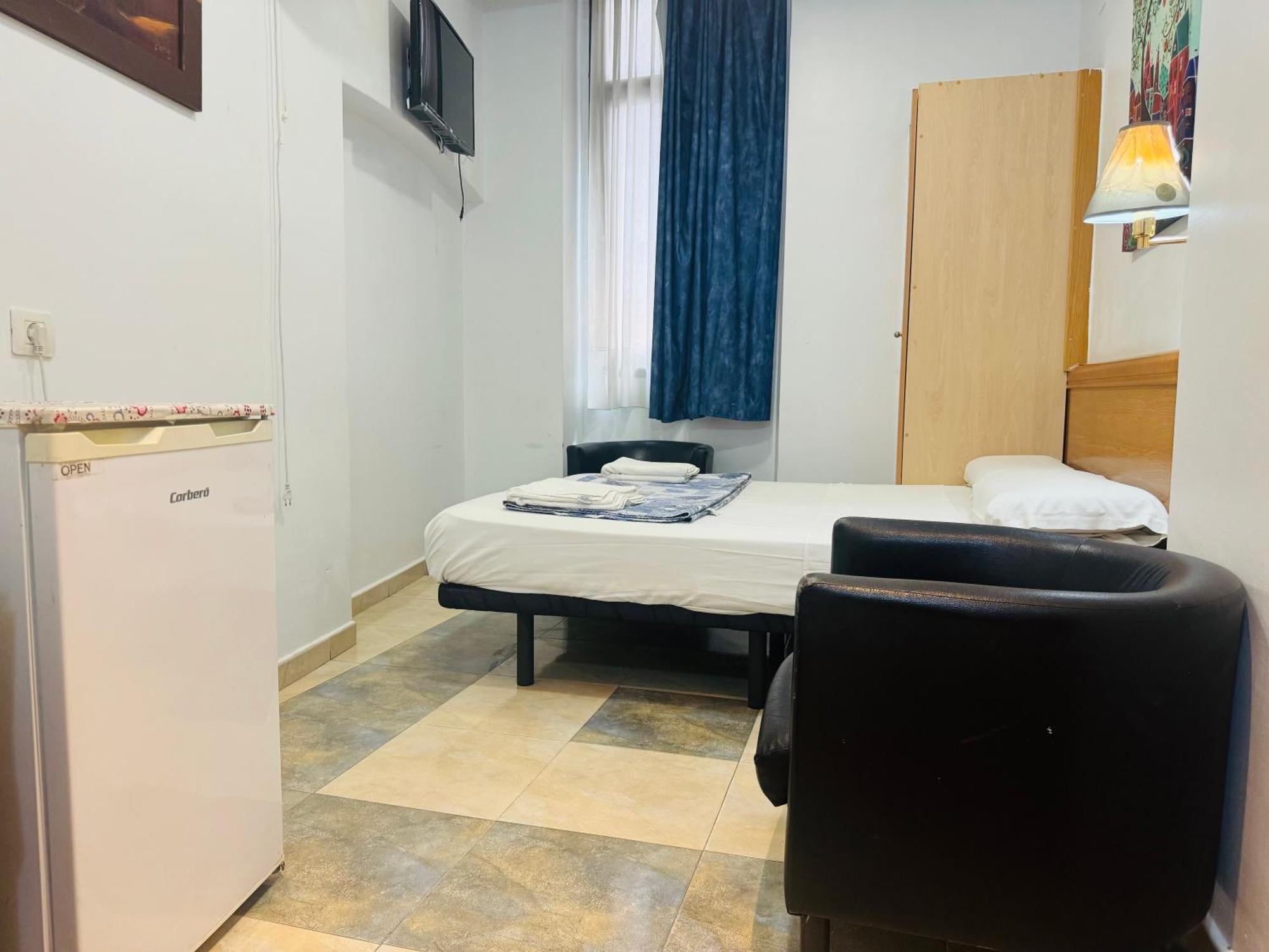 Hostal Mont Thabor Barcelona Eksteriør bilde