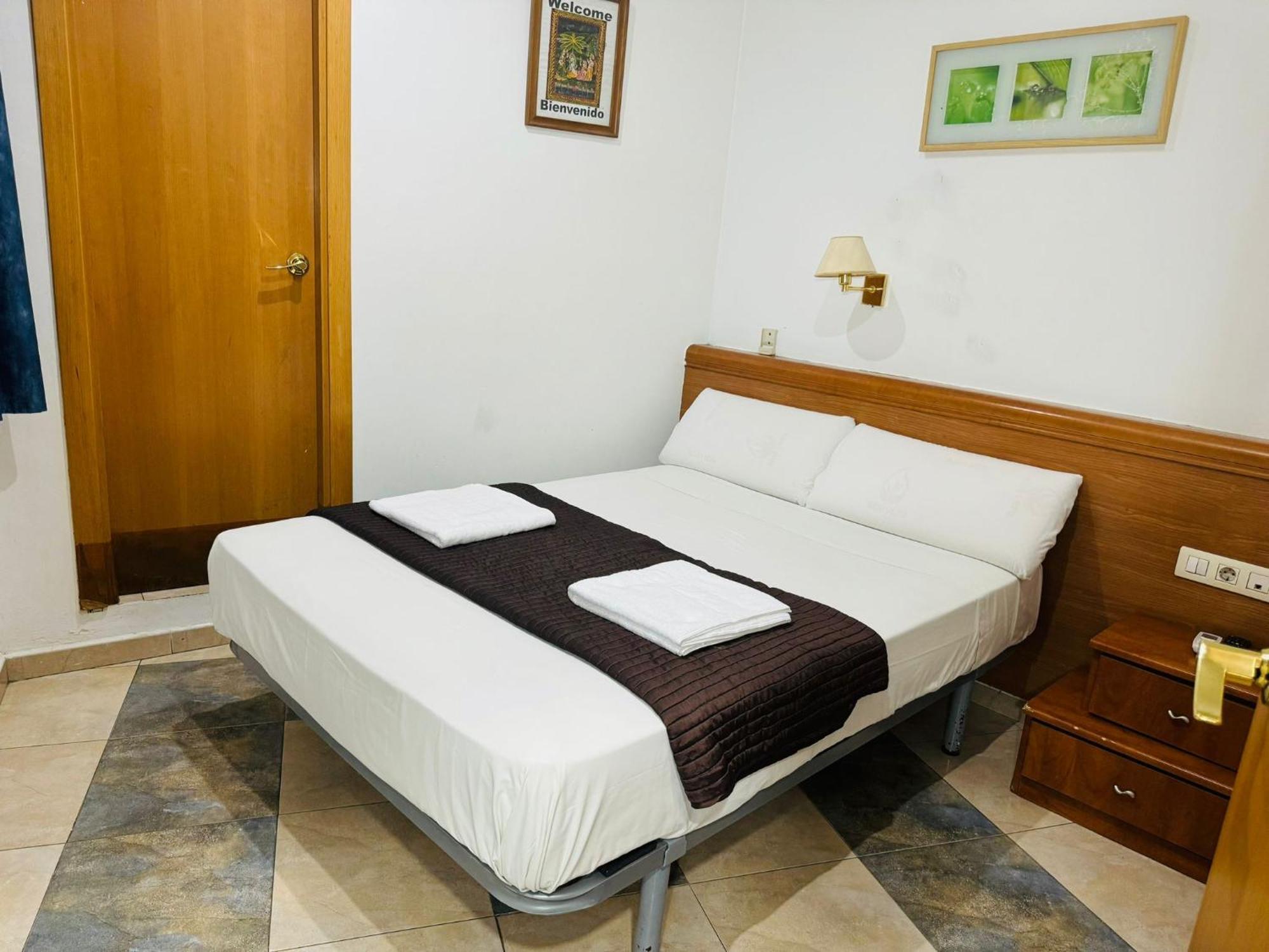 Hostal Mont Thabor Barcelona Eksteriør bilde